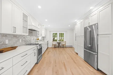 $1,899,000 | 9 Brookside Place, Winchester, MA 01890
