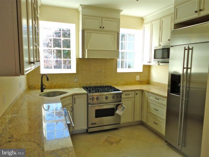 645 8th Street Northeast Washington, DC 20002 - Photo 6 of 14 Kitchen