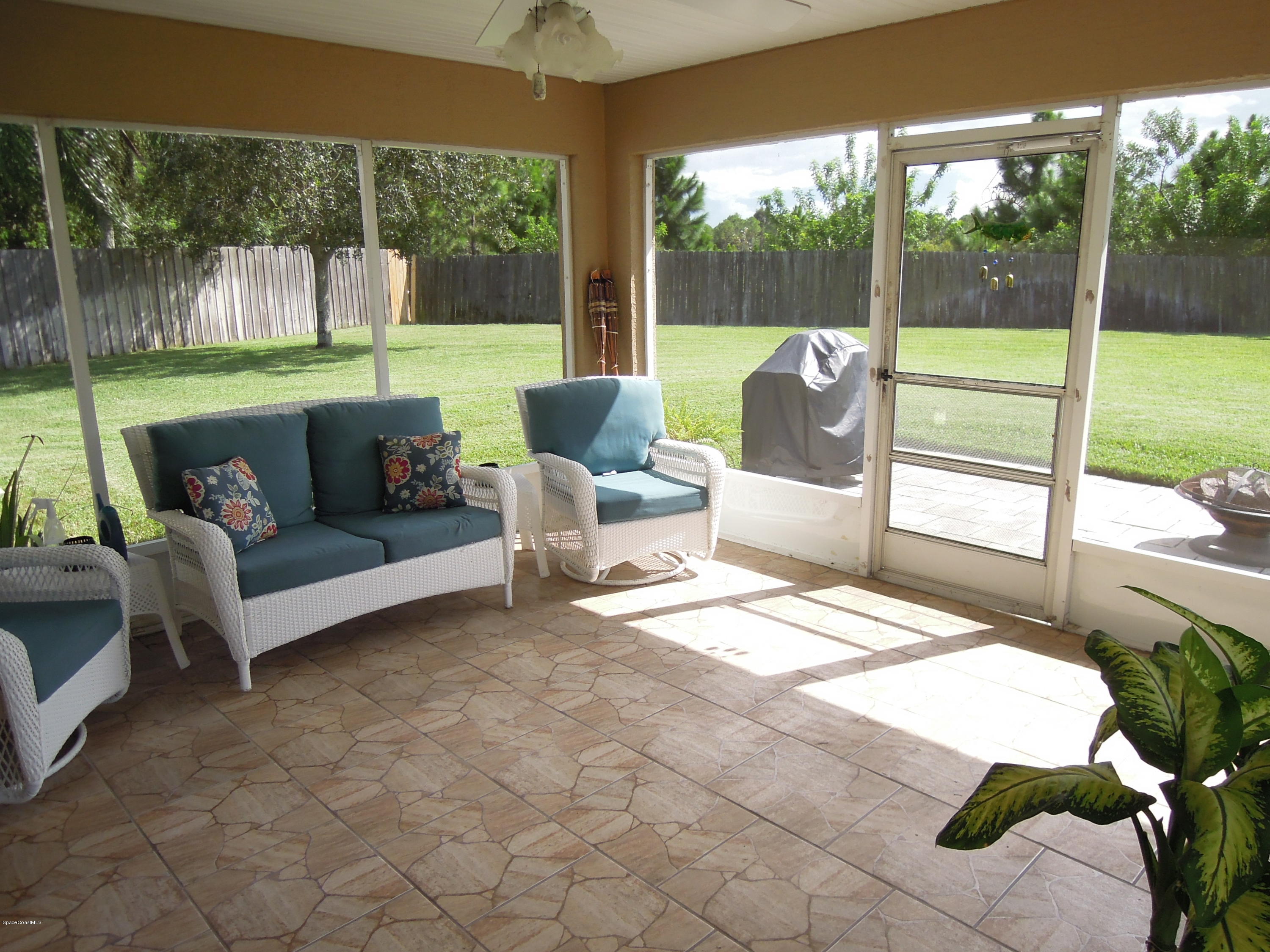 4540 Decatur Circle Melbourne, FL 32934 - Photo 3 of 18 Decatur 4540 019