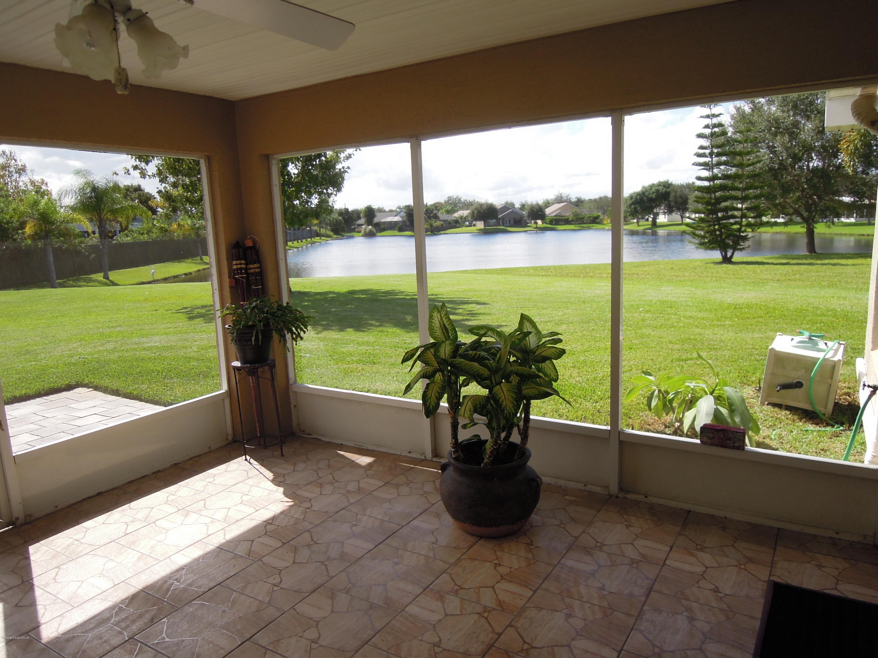 4540 Decatur Circle Melbourne, FL 32934 - Photo 4 of 18 Decatur 4540 020
