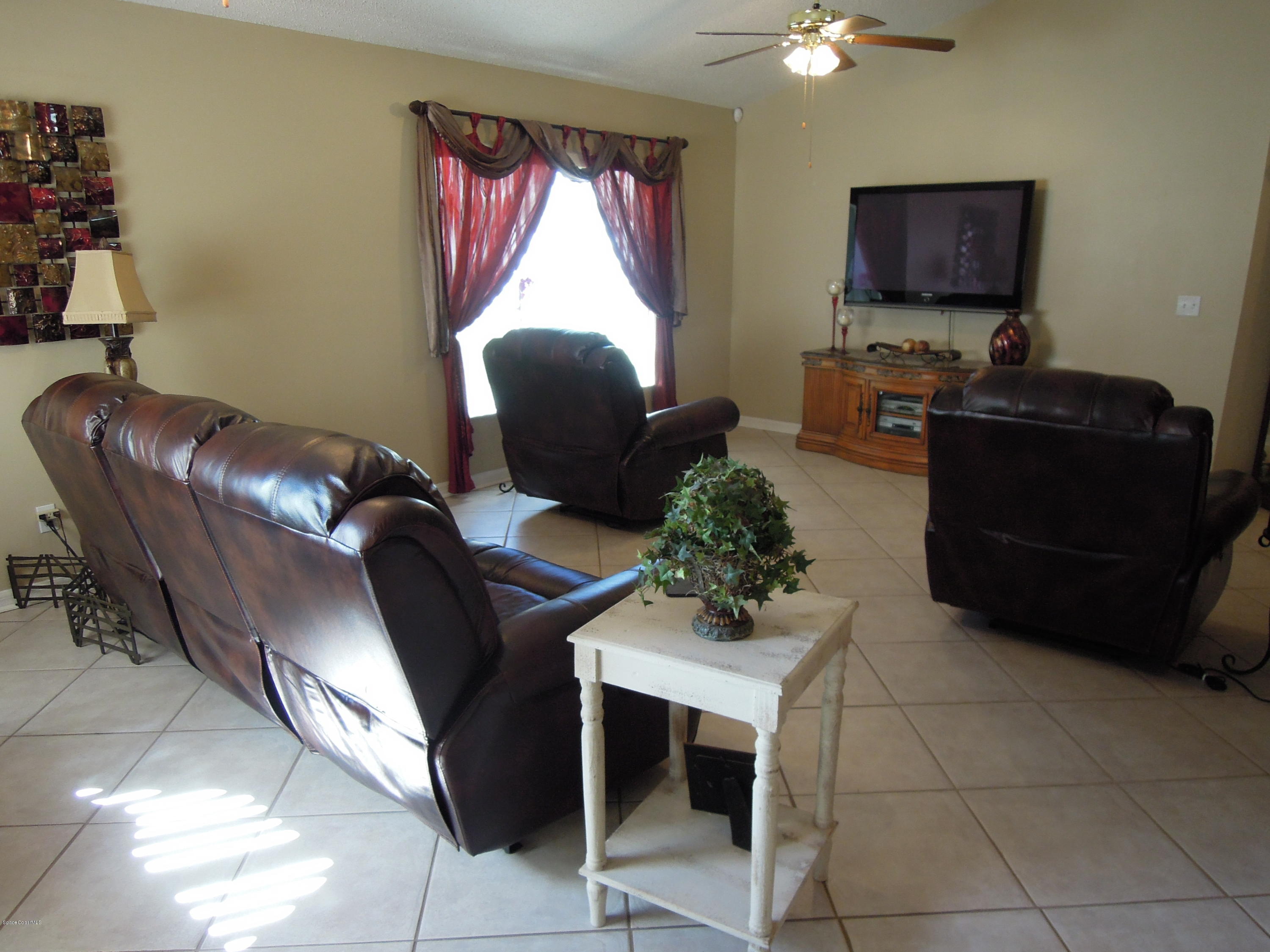 4540 Decatur Circle Melbourne, FL 32934 - Photo 10 of 18 Decatur 4540 057