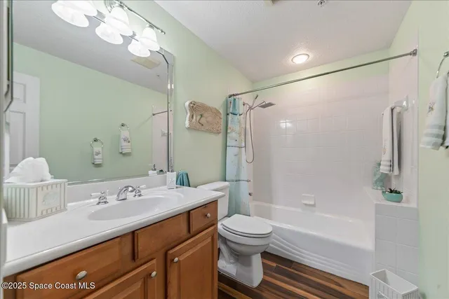 a view of entrance front of the house