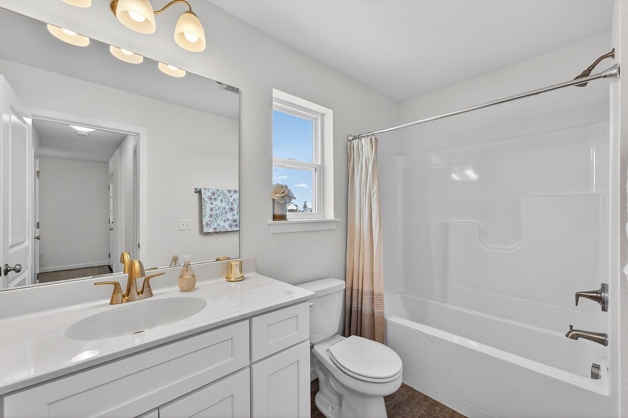 680 Stonefield Lane Whitewater, WI 53190 - Photo 20 of 28 Hall Bathroom