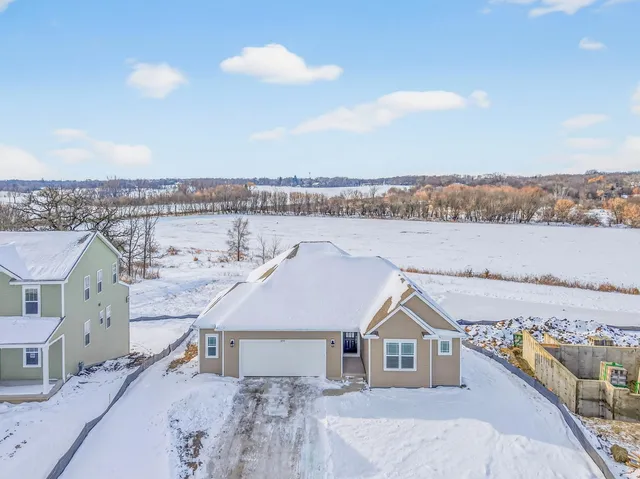 $419,900 | 680 Stonefield Lane, Whitewater, WI 53190