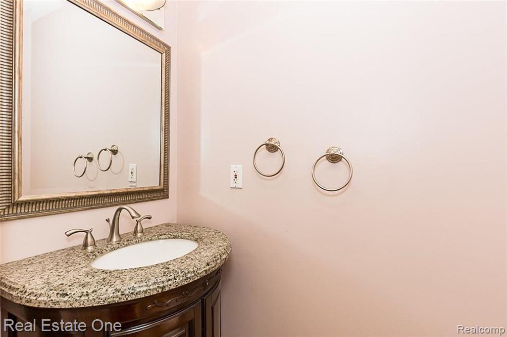 762 Baylor Road Rochester Hills, MI 48309 - Photo 14 of 31