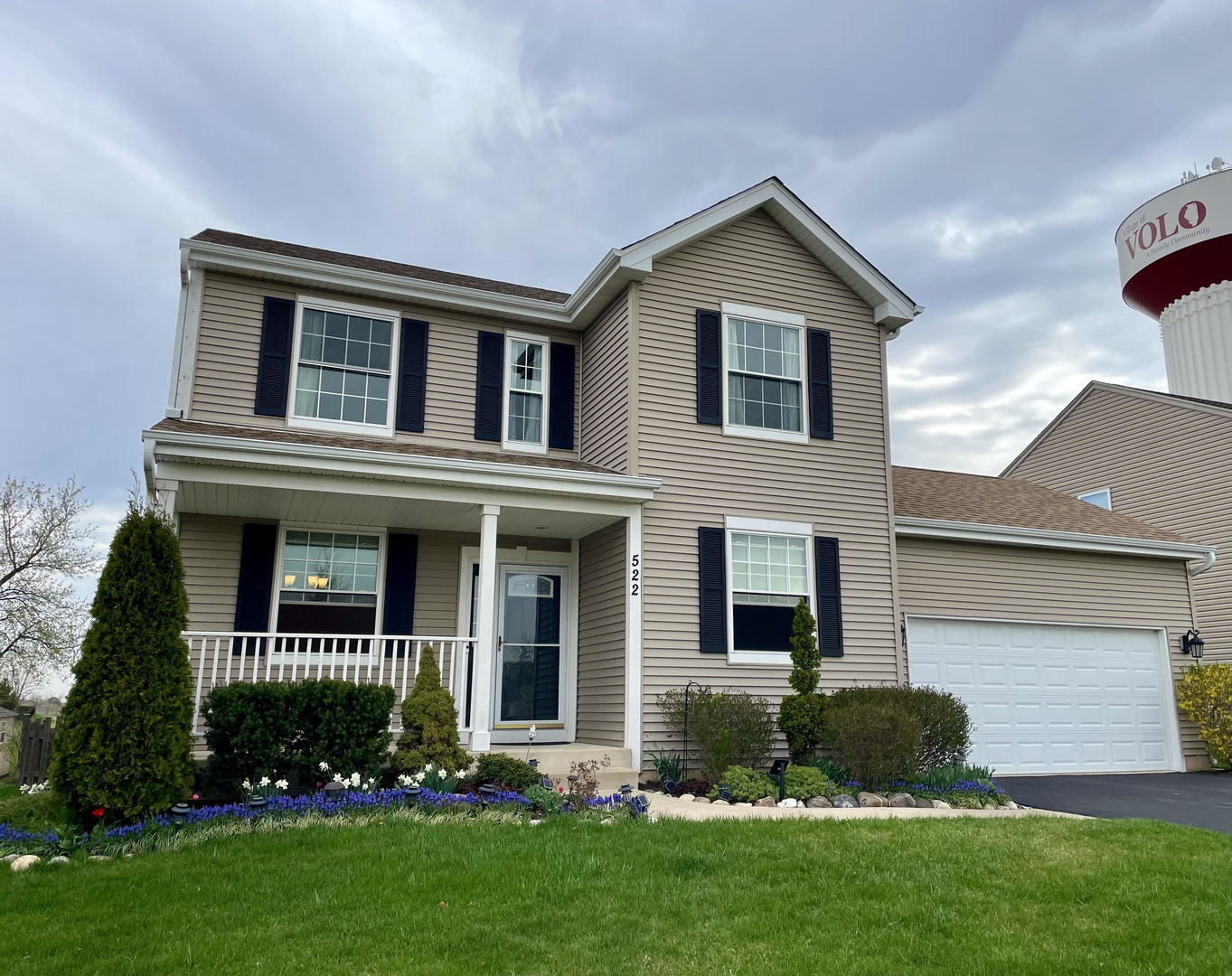 a view of front of a house
