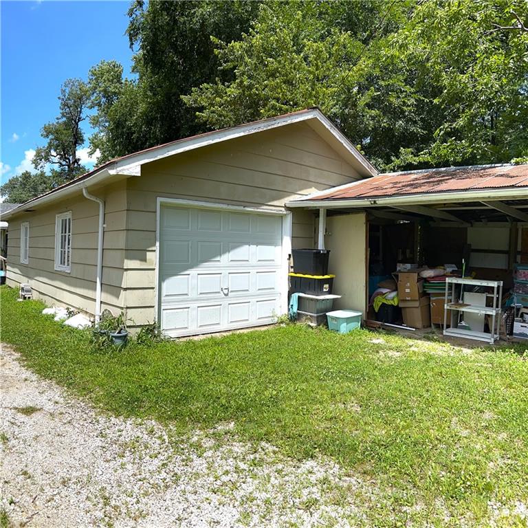 935 West Walnut Street Nevada, MO 64772 - Photo 4 of 23