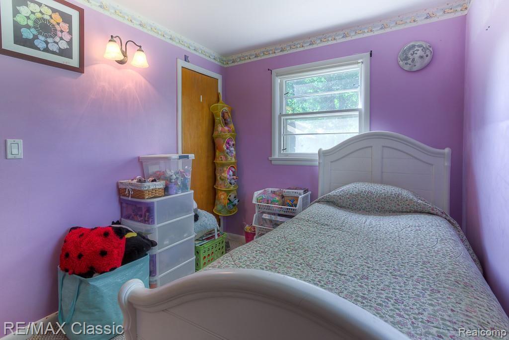 18231 Sumpter Road Belleville, MI 48111 - Photo 23 of 30 18231 sumpter interiors (13).jpg