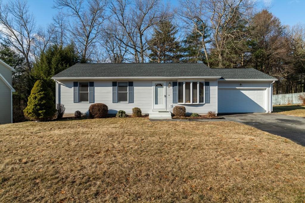 29 Stephanie Circle Springfield, MA 01129 - Photo 1 of 20
