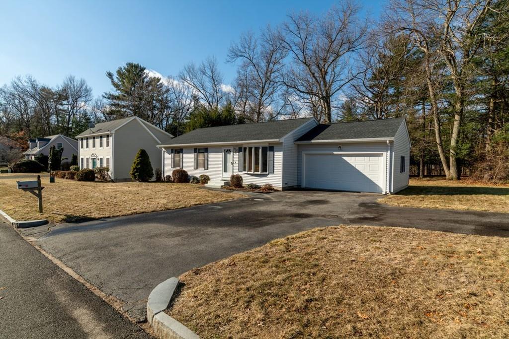 29 Stephanie Circle Springfield, MA 01129 - Photo 2 of 20