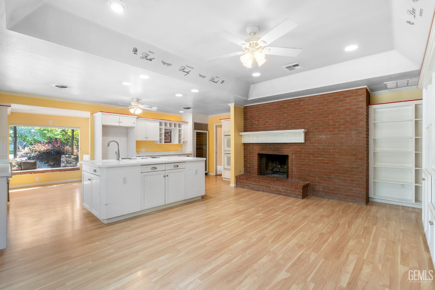 Undisclosed Address Bakersfield, CA 93309 - Photo 16 of 72 Gallery Image 16