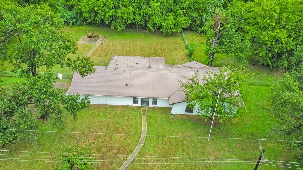 Aerial view of property and surrounding area