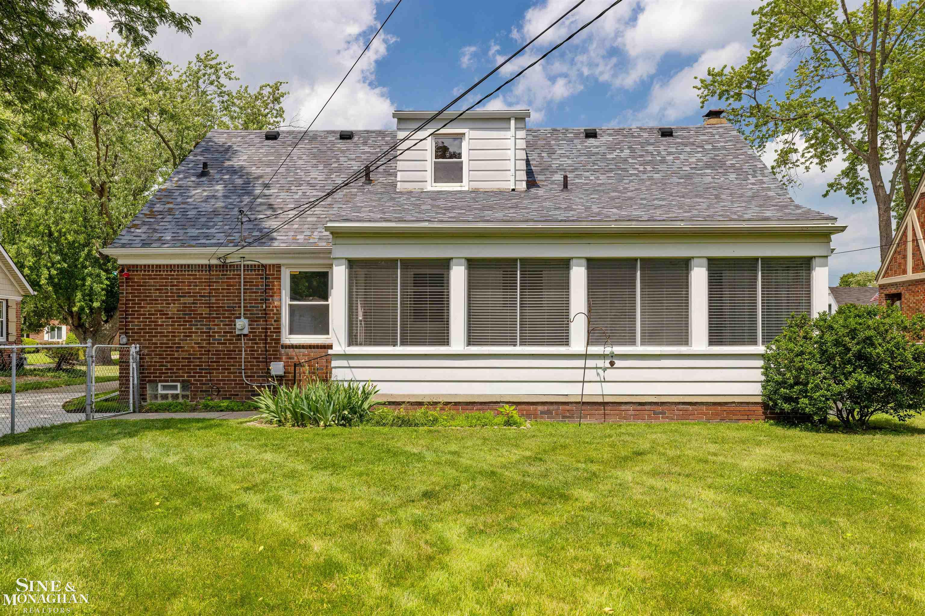 581 Hampton Road Grosse Pointe Woods, MI 48236 - Photo 41 of 60