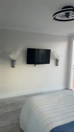 $2,100 | 403 63rd Street, Holmes Beach, FL 34217