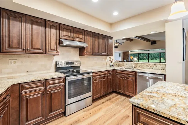 $1,075,000 | 3472 Shoreline Circle, Palm Harbor, FL 34684