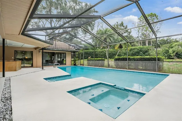 $1,075,000 | 3472 Shoreline Circle, Palm Harbor, FL 34684