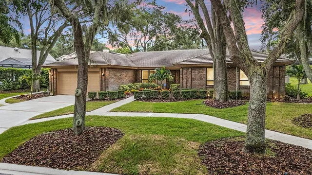 $1,075,000 | 3472 Shoreline Circle, Palm Harbor, FL 34684