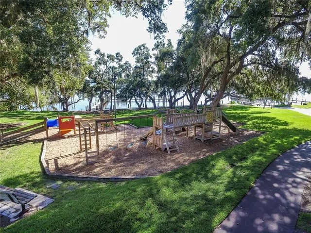 $1,075,000 | 3472 Shoreline Circle, Palm Harbor, FL 34684