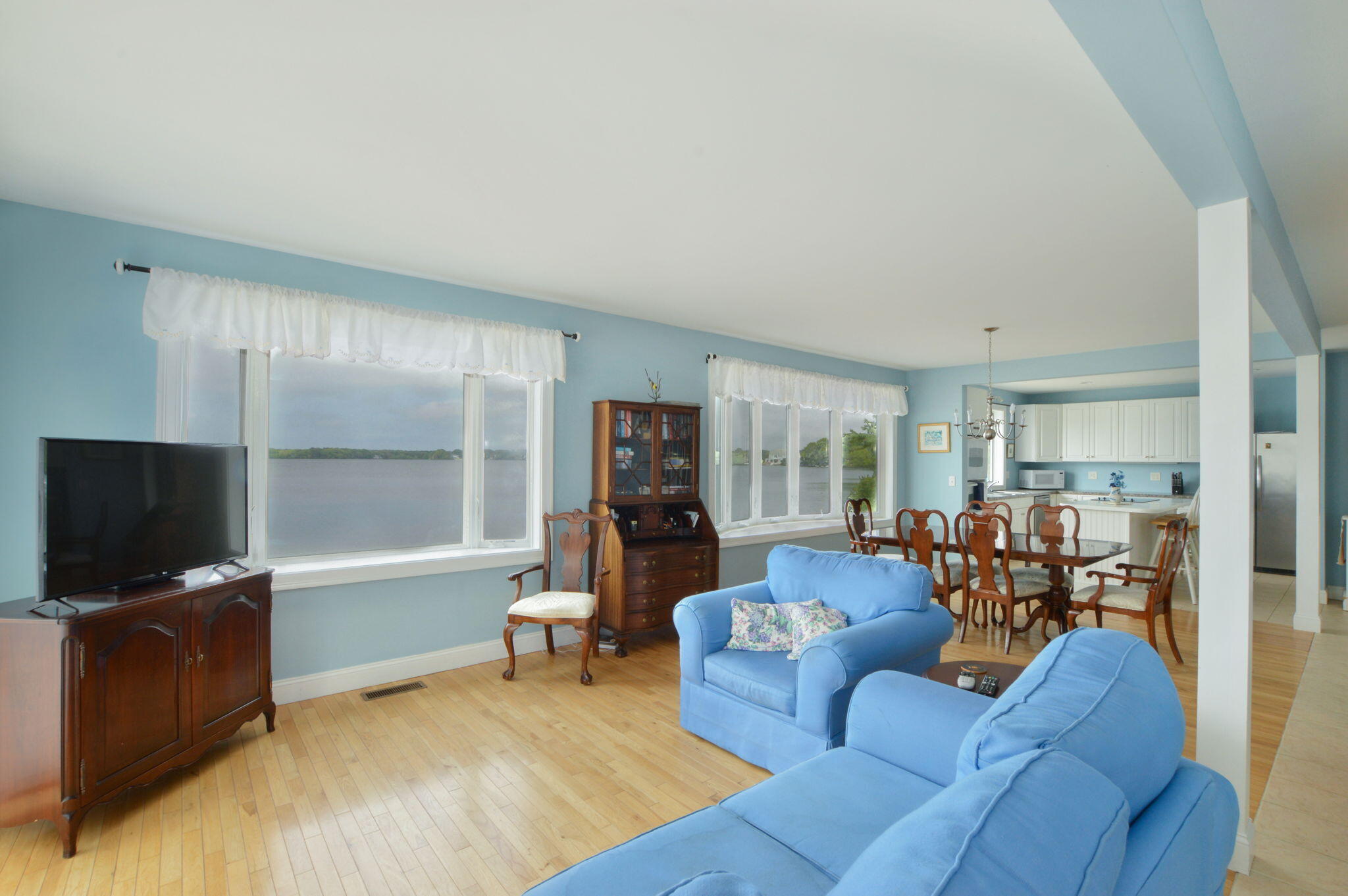 97 Willow Run Drive Centerville, MA 02632 - Photo 5 of 30 a living room with furniture and a flat screen tv