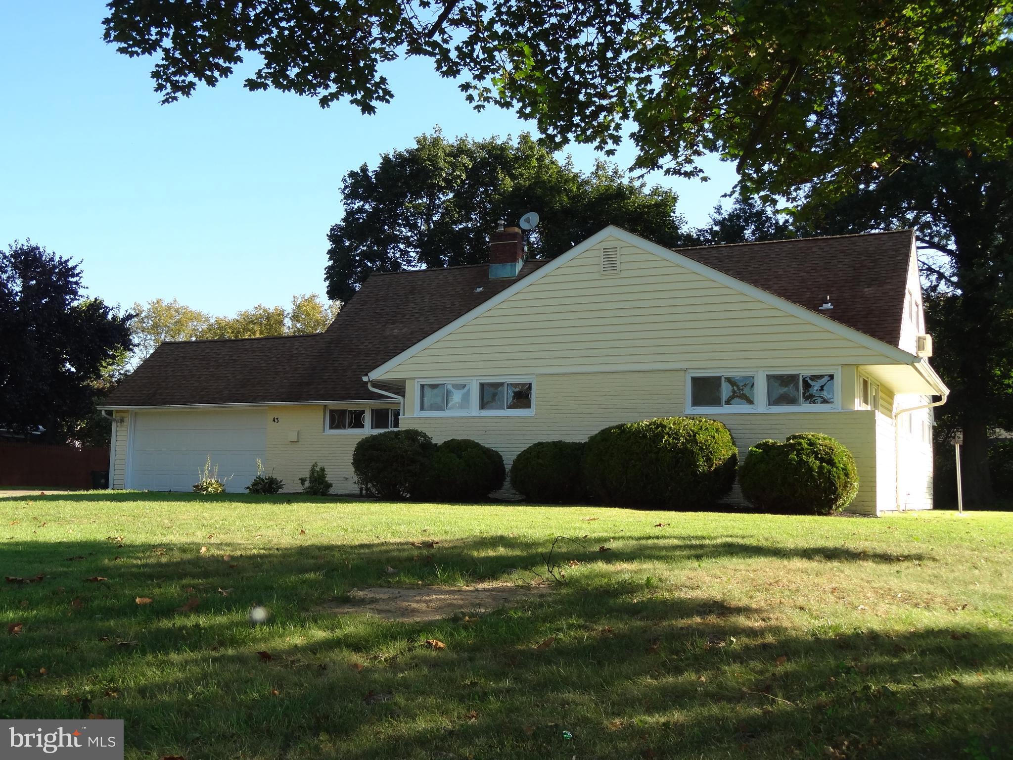 43 Spinythorn Road Levittown, PA 19056 - Photo 1 of 24 Gallery Image 1