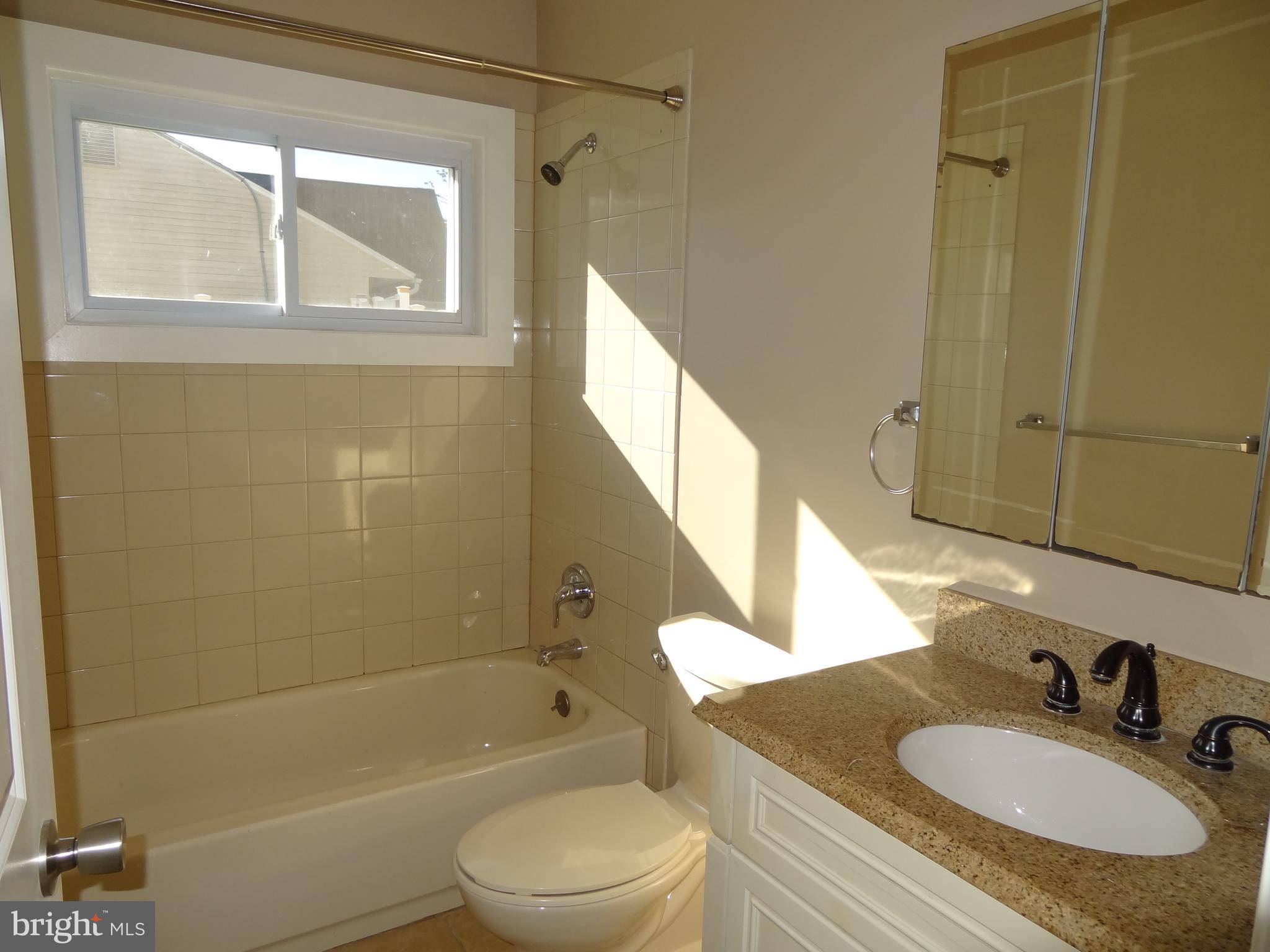 43 Spinythorn Road Levittown, PA 19056 - Photo 11 of 24 Gallery Image 11