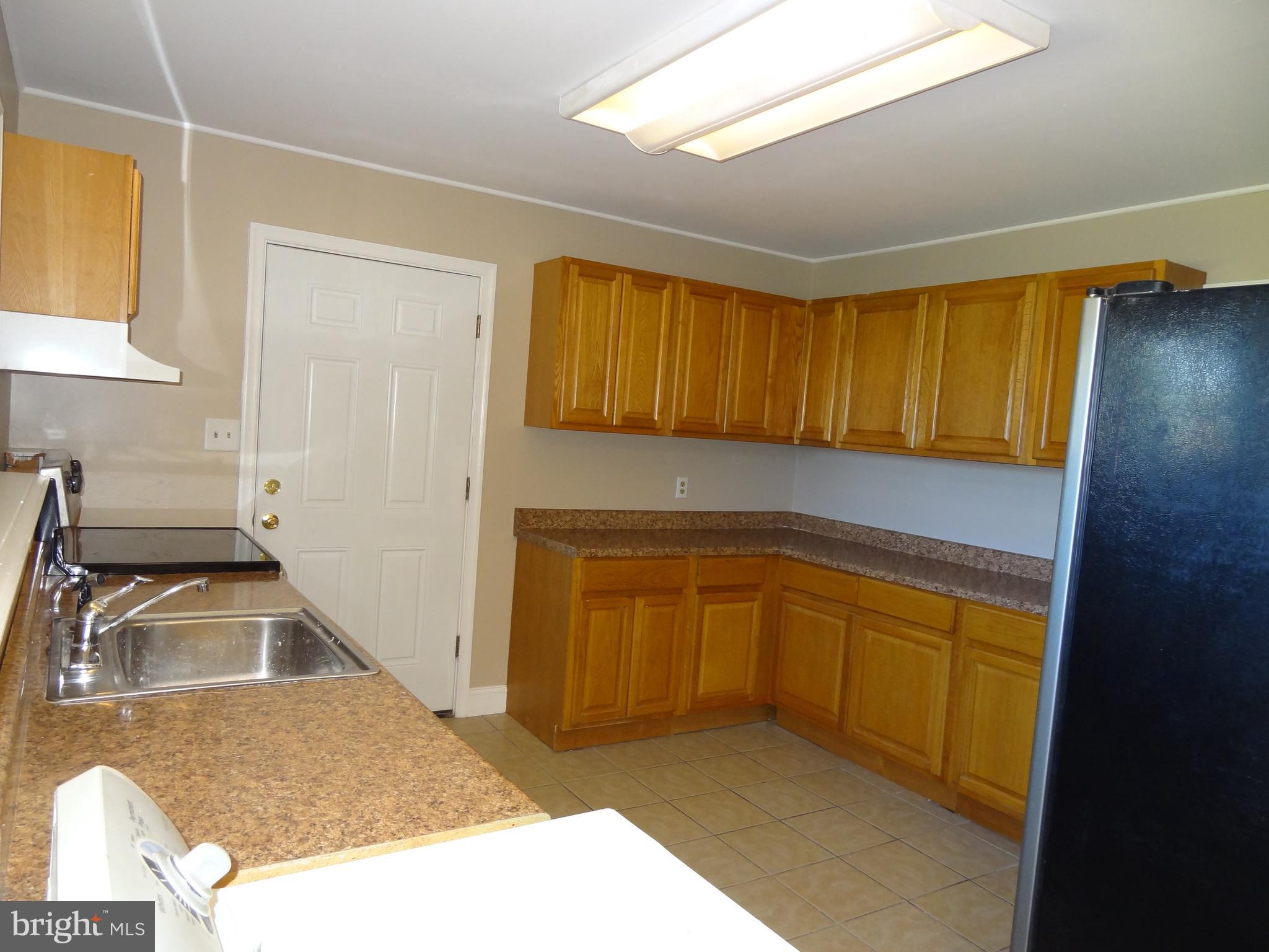 43 Spinythorn Road Levittown, PA 19056 - Photo 7 of 24 Gallery Image 7
