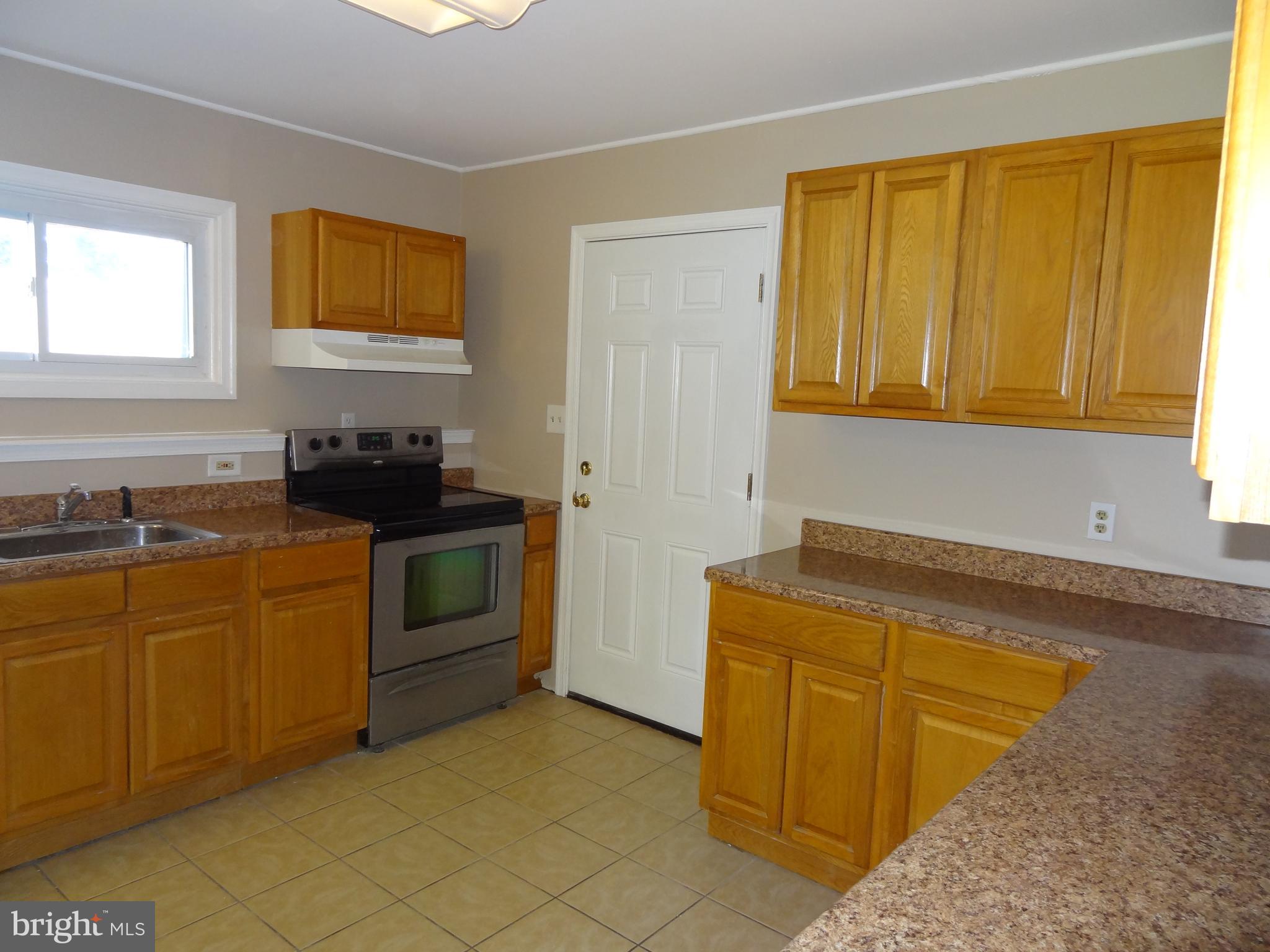 43 Spinythorn Road Levittown, PA 19056 - Photo 8 of 24 Gallery Image 8