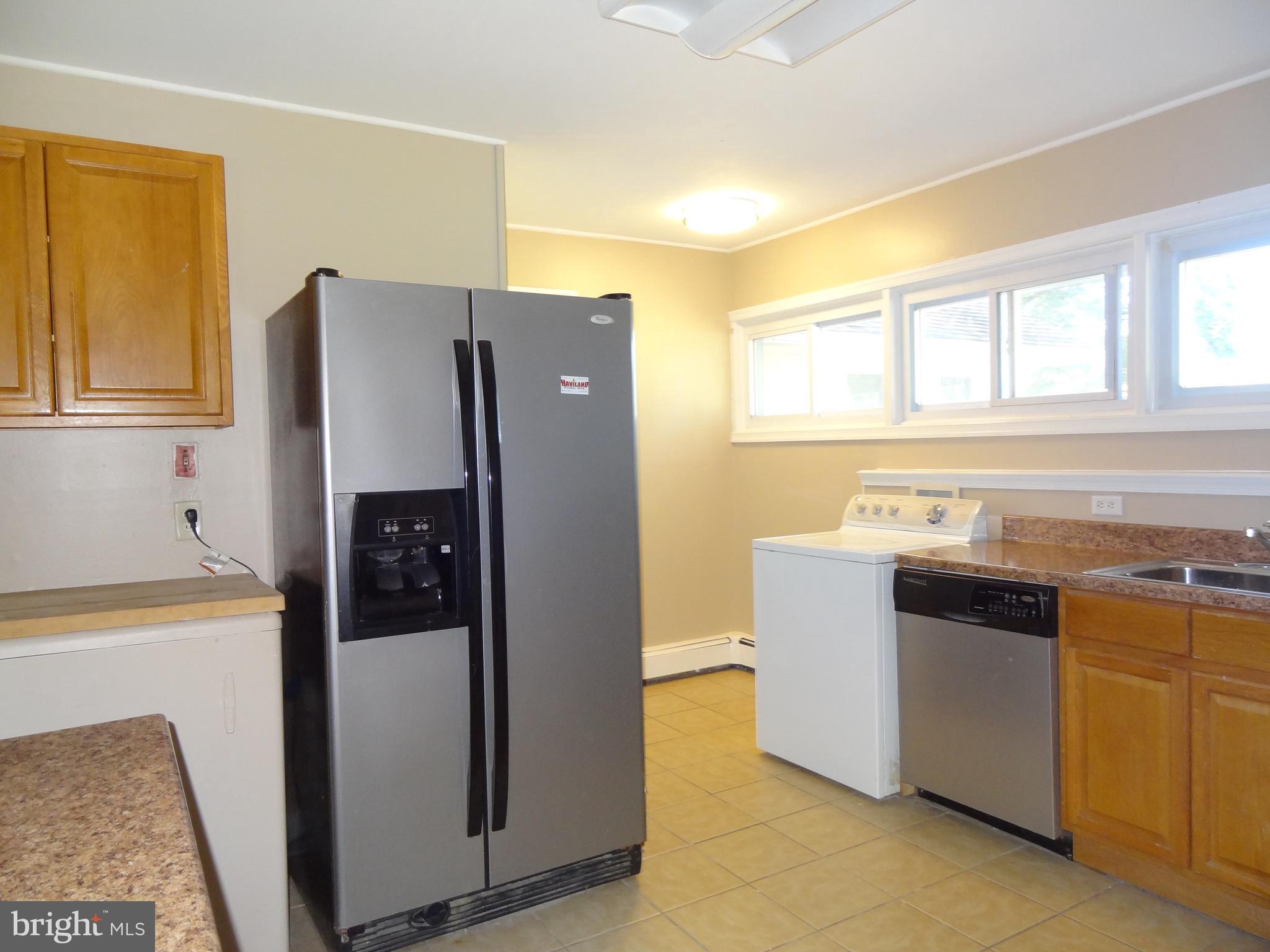 43 Spinythorn Road Levittown, PA 19056 - Photo 9 of 24 Gallery Image 9