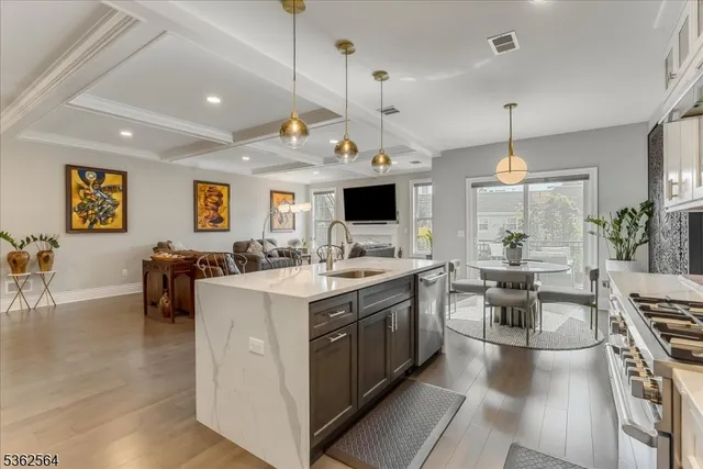 $1,199,000 | 302 Tiffany Way, Unit 302, Watchung, NJ 07069