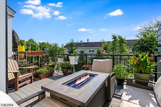 $1,199,000 | 302 Tiffany Way, Unit 302, Watchung, NJ 07069