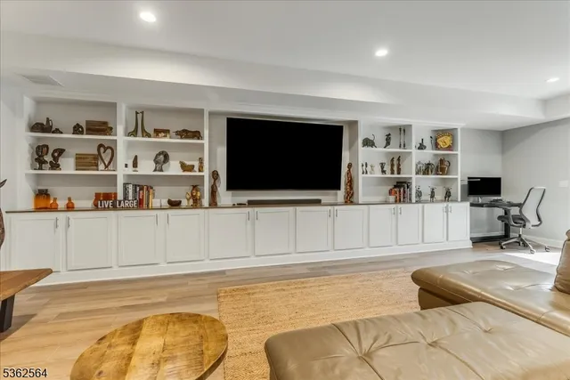 $1,199,000 | 302 Tiffany Way, Unit 302, Watchung, NJ 07069