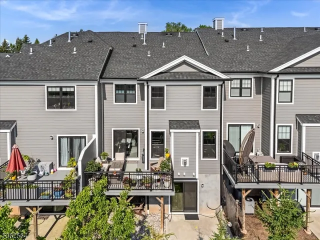 $1,199,000 | 302 Tiffany Way, Unit 302, Watchung, NJ 07069