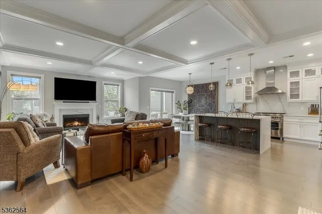 $1,199,000 | 302 Tiffany Way, Unit 302, Watchung, NJ 07069