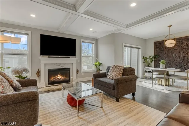 $1,199,000 | 302 Tiffany Way, Unit 302, Watchung, NJ 07069