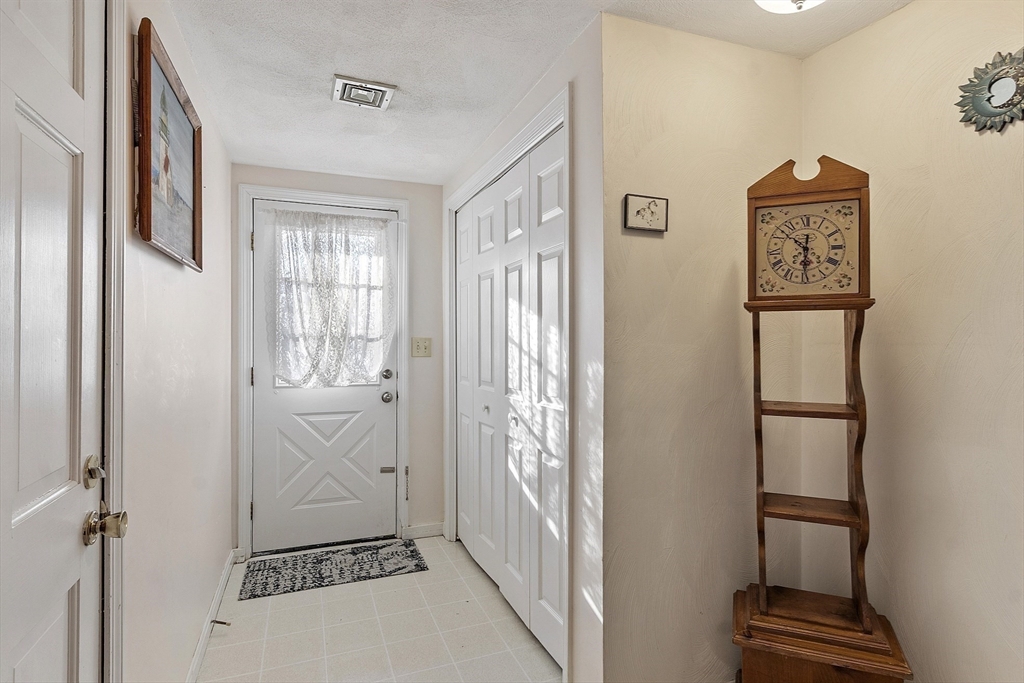 133 Patrick Road, Unit 133 Tewksbury, MA 01876 - Photo 4 of 26