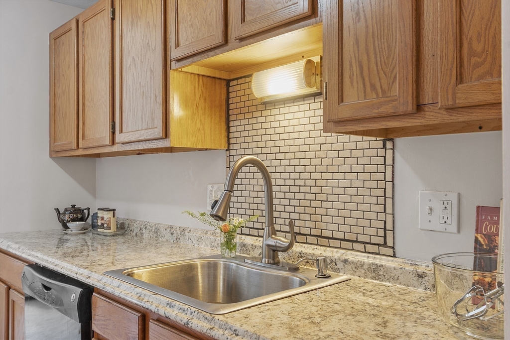 133 Patrick Road, Unit 133 Tewksbury, MA 01876 - Photo 9 of 26