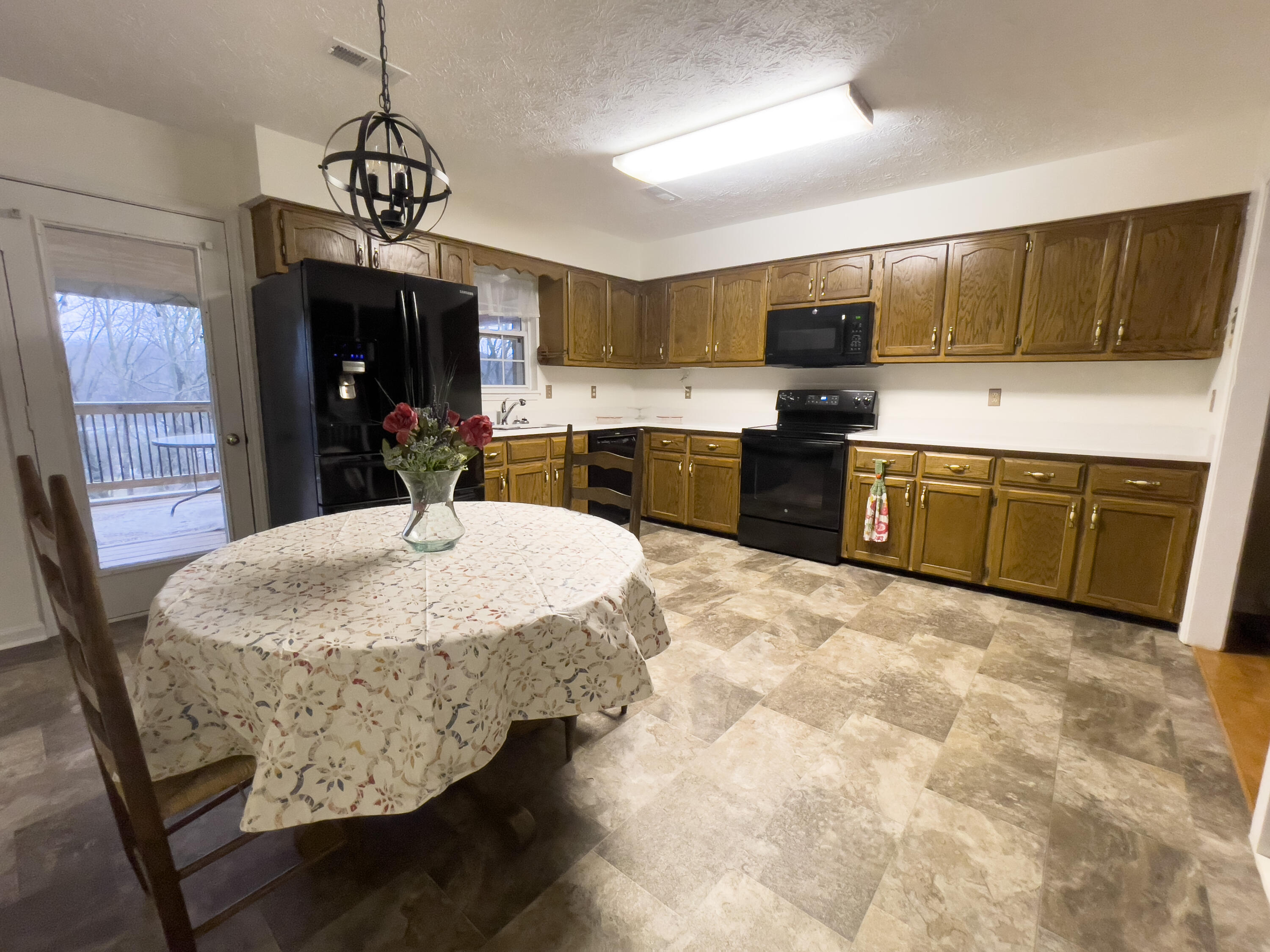 187 East Haiti Road Berea, KY 40403 - Photo 7 of 61 26-IMG_9795
