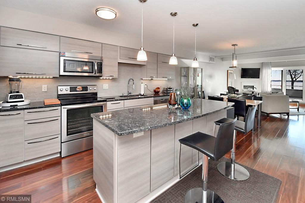 2 Shoreline Place Spring Park, MN 55384 - Photo 12 of 16 Gallery Image 12