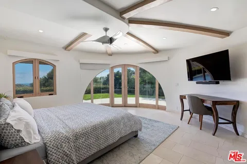 $4,249,000 | 6331 Busch Drive, Malibu, CA 90265