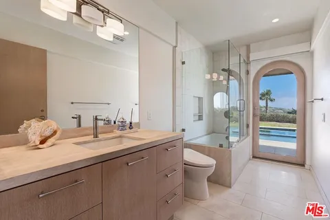 $4,249,000 | 6331 Busch Drive, Malibu, CA 90265