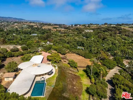 $4,249,000 | 6331 Busch Drive, Malibu, CA 90265
