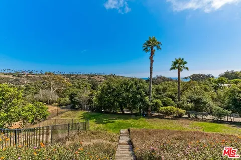 $4,249,000 | 6331 Busch Drive, Malibu, CA 90265