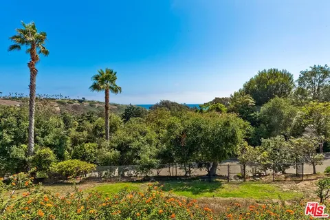 $4,249,000 | 6331 Busch Drive, Malibu, CA 90265