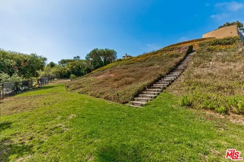 $4,249,000 | 6331 Busch Drive, Malibu, CA 90265