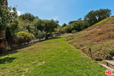$4,249,000 | 6331 Busch Drive, Malibu, CA 90265