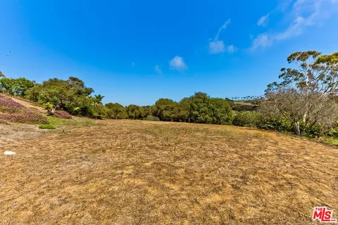 $4,249,000 | 6331 Busch Drive, Malibu, CA 90265