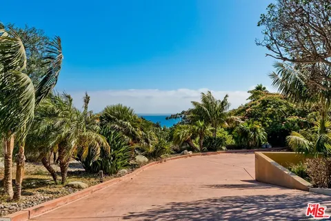 $4,249,000 | 6331 Busch Drive, Malibu, CA 90265