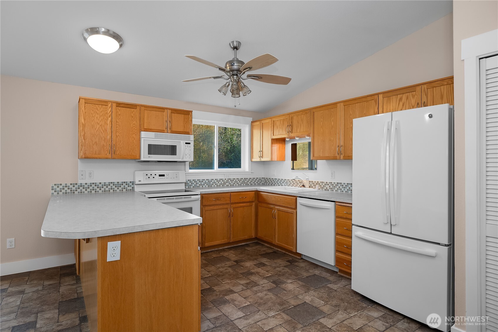 7219 Gallagher Cove Road Northwest Olympia, WA 98502 - Photo 12 of 36