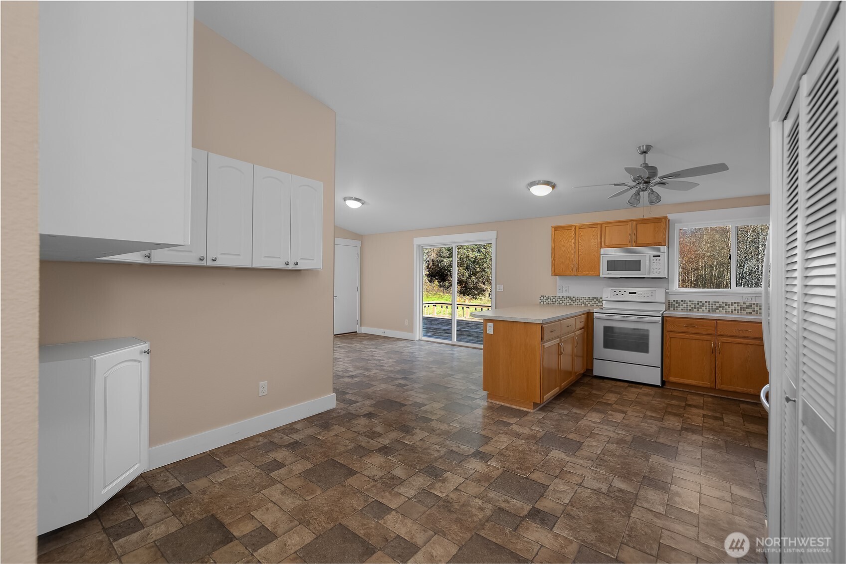 7219 Gallagher Cove Road Northwest Olympia, WA 98502 - Photo 10 of 36