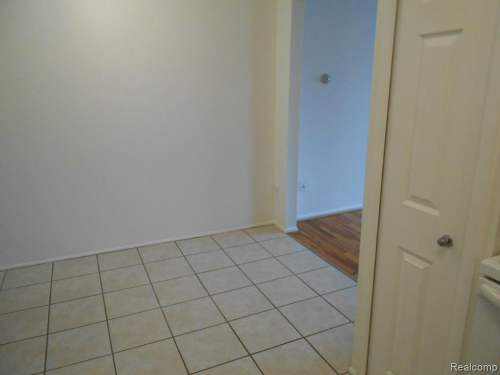 703 West Maple Road Clawson, MI 48017 - Photo 14 of 19